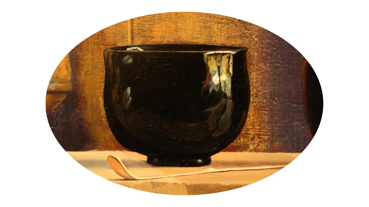 Nahaufnahme der dunklen Keramik-Teeschale von Rients Ritskes, die laut seines Artikels mit reiner Aufmerksamkeit (Nen) gefertigt wurde.